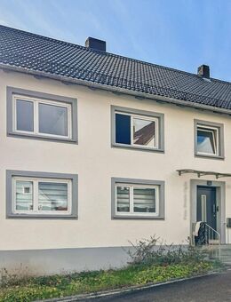 Großzügiges Einfamilienhaus mit PV-Anlage & Scheune in Dürrwangen - Dürrwangen