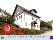 Zweifamilienhaus mit stabilen Mieteinnahmen - Ruhige Wohnlage trifft zentrale Anbindung! - Lennestadt