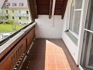 4,5 Zimmerwohnung mit sonnigem Balkon und Carport in ruhiger Wohnlage ! - Kitzingen