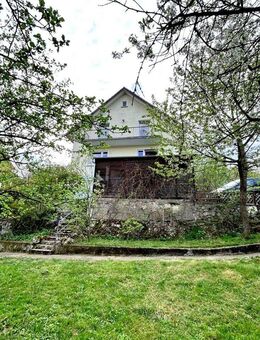 Sigmaringen: Einfamilienhaus mit Weitblick auf großem Grundstück - Sigmaringen
