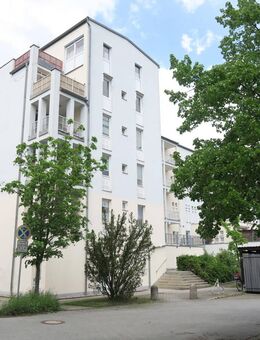 Straubing Zentrum: Bezugsfreie 3-Zimmer-Wohnung mit Loggia u. Tiefgaragenstellplatz Nh. Stadtplatz! - Straubing