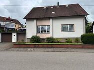 Dillingen-Diefflen: Familiendomizil mit ca. 179 m² Wfl., Garten und zwei Garagen auf 492 m² Grund - Dillingen (Saar)