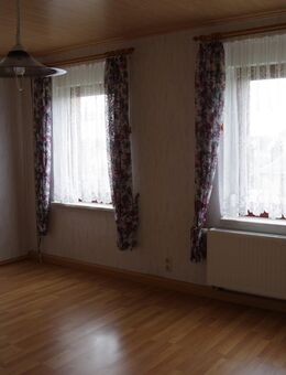 günstige Wohnung in Höhenlage von Greiz - Greiz