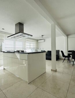 Ein Haus, das überrascht!! Einfamilienhaus mit Einliegerwohnung mitten in Göppingen - Göppingen