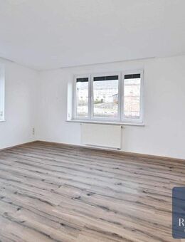 Helle 2-Zimmer-Wohnung in Jahnsbach / Thum mit tollem Grundriss, Balkon + 2x kostenlose Stellplätze - Thum