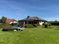 Bungalow mit ca.100m² und traumhaftem Grundstück ca.1300 m² am Feldrand von Wellerode gelegen! - Söhrewald