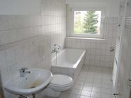 vermietete 3-Zimmer-ETW im 2.OG (DG) mit Wanne und traumhafter Fernsicht in Plauen - Plauen