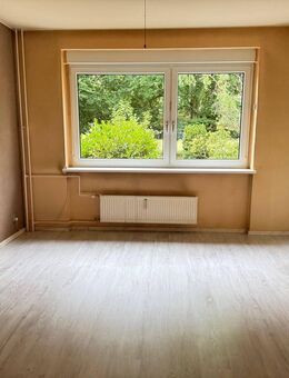 **2,5 ZIMMER WOHNUNG MIT GARTEN IN RUHIGER WOHNANLAGE** - Berlin