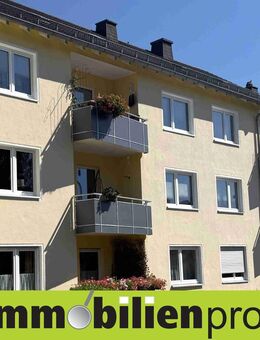 1372 - Hof-Krötenbruck: 4-Zi.-Eigentumswohnung mit Balkon - Hof