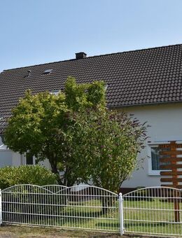 Gepflegtes 2 Familienhaus mit PV Anlage sowie Solarthermie ! - Meudt