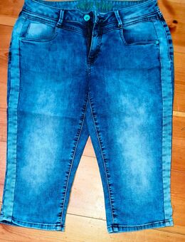 W31 ( Gr. M / L 40 / 42 ) Soccx Caprihose Top Zustand blau - Berlin
