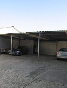 Einzigartiges Investitionsobjekt: Großes Wohnhaus mit Lagerhalle und Garagen - Raum für Ihre Vision - Durmersheim