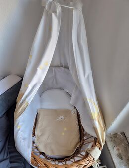 Baby Stubenwagen mit Rollen zu verkaufen - Dessau-Roßlau