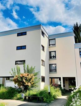 Helle 3,5 Zimmer-Wohnung mit großer Dachterrasse, Balkon und Garage in Schwieberdingen - Schwieberdingen