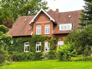 Idyllisch Wohnen, Platz für Home-Office, ideal für eine große Familie...mit gemütlichem Kachelofen (Diele + Wohnzimmer) - Drestedt