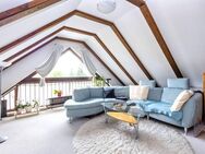 Waldsiedlung-Schlebusch: Freiwerdender und großzügiger Dachgeschosstraum mit Sonnenloggia und Garage - Leverkusen