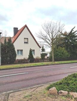 Einfam.-Haus mit Garten und Nebengelass in Gommern OT Menz ! - Gommern