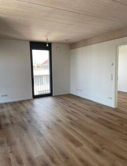 ERSTBEZUG in unserem HOLZ-HAUS! Helle 3-Zimmer-Wohnung mit schöner Loggia - Bamberg