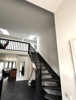 Lichtdurchflutete Maisonette-Wohnung mit Balkon und Tiefgaragenstellplatz - Baden-Baden