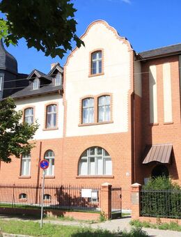 Bildschöne 2,5 Zimmer-Dachgeschosswohnung von 1906 mit Loggia in Spitzenwohnlage von Finkenkrug - Falkensee