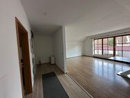 Dachgeschosswohnung mit Tageslichtbad und sonnigem Balkon - Forchheim (Bayern)