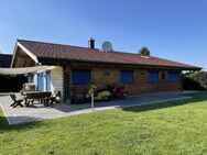 Ein Traum: Wunderschöner Blockhaus Bungalow auf großem Grundstück - Oberostendorf
