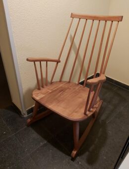 Schaukelstuhl aus Holz - Frankfurt (Main)