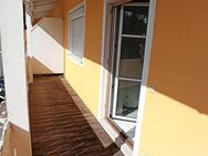 Großzügige 2-Zi.-Whg mit Wohnküche, 1.OG, Balkon, zentral gelegen in Neufahrn i. NB mit Bahnanschluß - Neufahrn (Niederbayern)