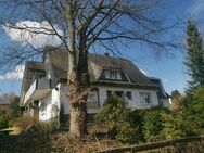 Geräumiges 2-Familienhaus in ruhiger Ortslage - 9 Zimmer - 3 Garagen - Werkstatt - Wintergarten - Derschen