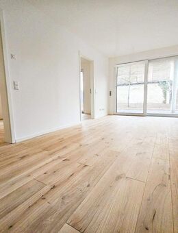 NEUBAU-ERSTBEZUG: Top moderne 3-Zimmerwohnung mit eigenem Garten und Terrasse -KfW-Effizienzhaus-40 - Frankfurt (Main)