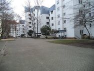 Renovierte, familienfreundliche 4-Zimmer-Wohnung mit Balkon - Nürnberg