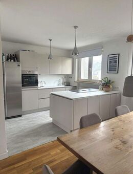 * Provisionsfrei * 5-Zimmer Wohnung mit Balkon in Landshut-Schönbrunn - Landshut