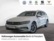 VW Passat Variant, 2.0 TSI Business, Jahr 2022 - Berlin