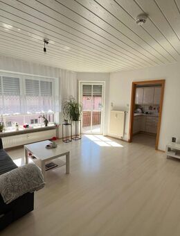 Sehr schöne 2-Zimmer-Wohnung mit Balkon und Garage in ruhiger Lage von Windischeschenbach! - Windischeschenbach