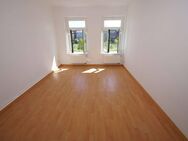 Bezugsfreie 2-Zimmerwohnung mit Balkon und EBK - direkt am Lene-Voigt-Park - Leipzig
