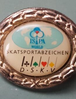 y03) DSKV ISPA Skat Sportabzeichen Silber - PIN Stecker Sticker Anstecker Button - Garbsen