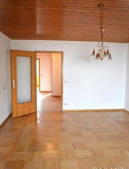 Helle 3 Zimmer-Wohnung mit Balkon und Tiefgaragen-Stellplatz in guter Lage! - Geislingen (Steige)