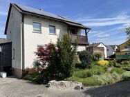 Gepflegtes Wohnhaus mit Garage in Dörfles - Dörfles-Esbach