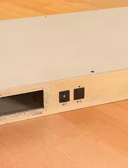 Synthax SynDrive 19" Rack Gehäuse für SCSI-Laufwerke - Neuss