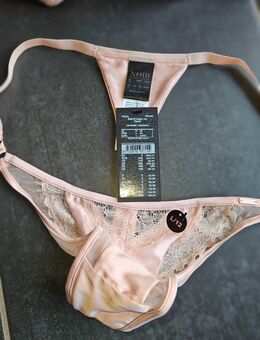 Hunkemöller Noir Set, bestehend aus String und BH - Übach-Palenberg