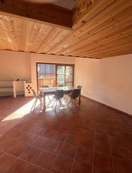 Gemütliche 2,5-Zimmerwohnung mit Galerie und Balkon - Greiling