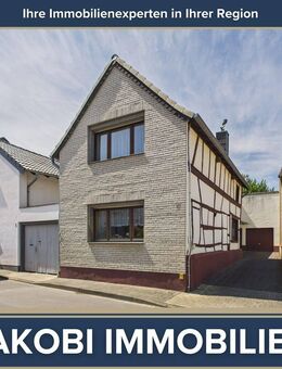 Teilmodernisiertes Einfamilienhaus mit Garage und Nebengebäude in Vettweiß-Kelz! - Vettweiß