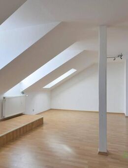 (13412_03) MGN: bezugsfertig neu renovierte Dachgeschoss-Altbauwohnung in der Innenstadt, PKW-Stellplatz möglich - Meiningen