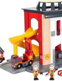 BRIO® Spiel-Feuerwehrwache BRIO® WORLD, Große Feuerwehrstation mit Einsatzfahrzeug, FSC® - schützt Wald - weltweit