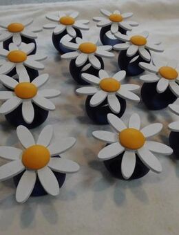 12 Serviettenringe Wood Craft Sweden Serviettenhalter Holz Blumen blau weiß gelb zus. 25,- - Flensburg