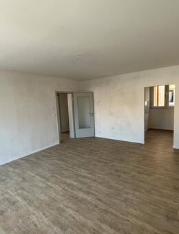 *** Renovierte Wohnung in zentraler Lage von Simmern / Hunsrück *** - Simmern (Hunsrück)