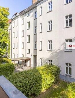 IMMOBERLIN.DE - Freundliche Altbauwohnung mit ruhigem Balkon beim Florakiez - Berlin