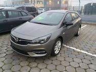 Opel Astra, 1.2 RKam Le, Jahr 2022 - Rüsselsheim