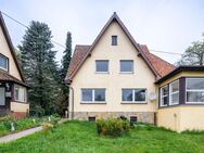 Elze-Mehle: Einfamilienhaus mit viel Potenzial auf großem Grundstück - Elze