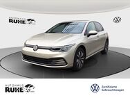 VW Golf, 1.5 VIII MOVE eTSI OPF, Jahr 2023 - Dinklage